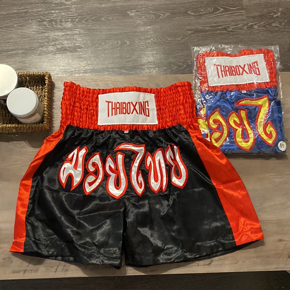 Muay Thai Boxing Shorts NWT L - BLUE & RED